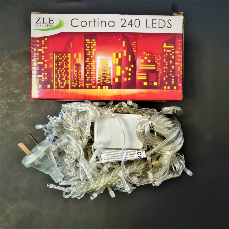 CORTINA 240 LEDS 3*2M