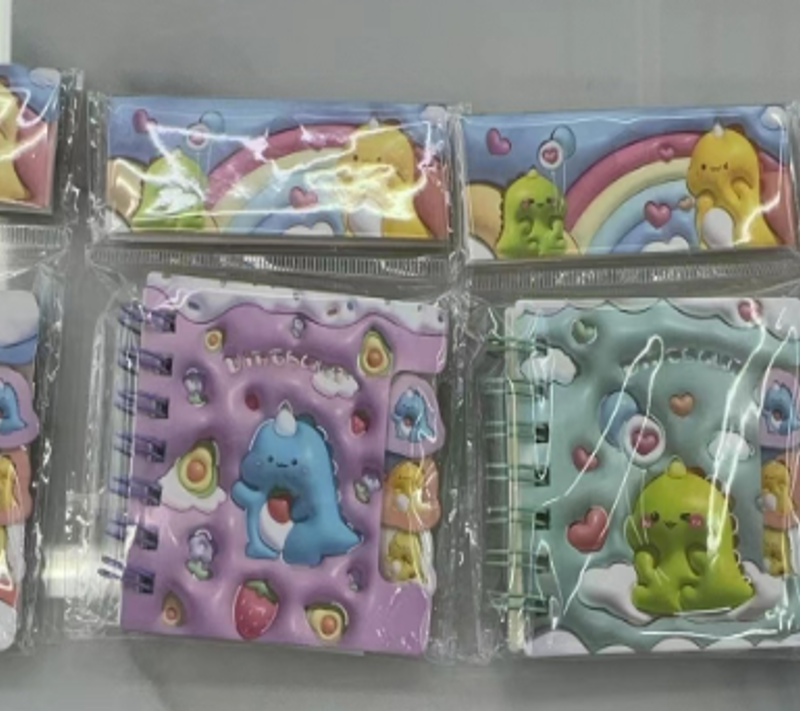 AGENDITA DINOSAURIO 7*7 CM X24U