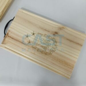 [PRECT0110] TABLA MADERA 25X40CM C/ MANIJA METAL FUTBOL (0110)