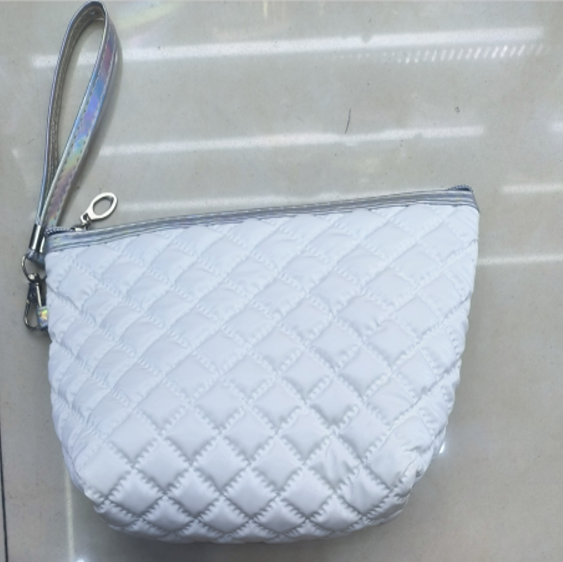 BOLSO DE MAQUILLAJE A CUADROS X12