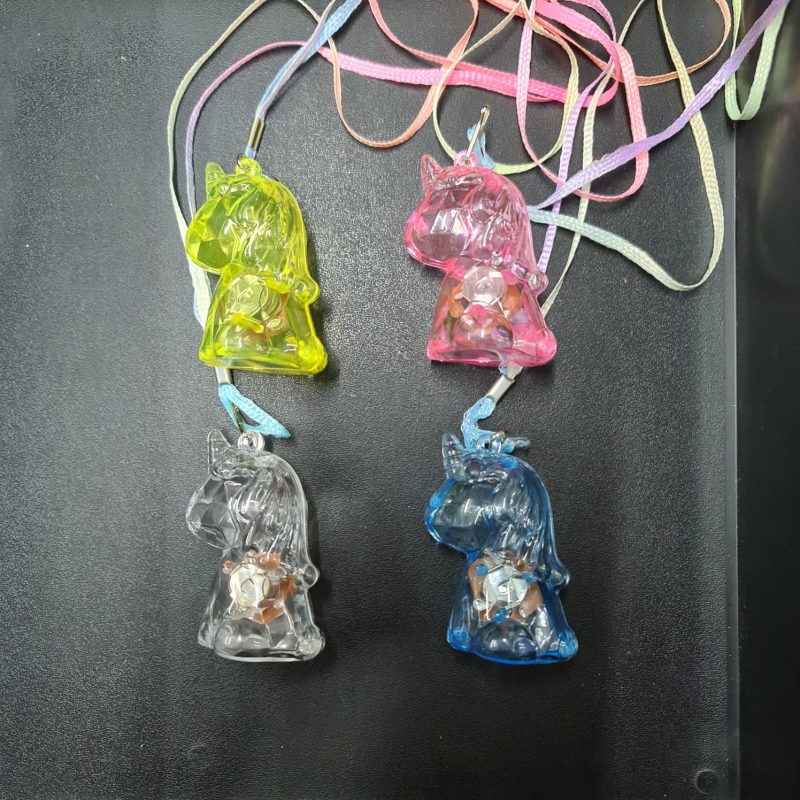 COLGANTE CON LUZ UNICORNIO X48U