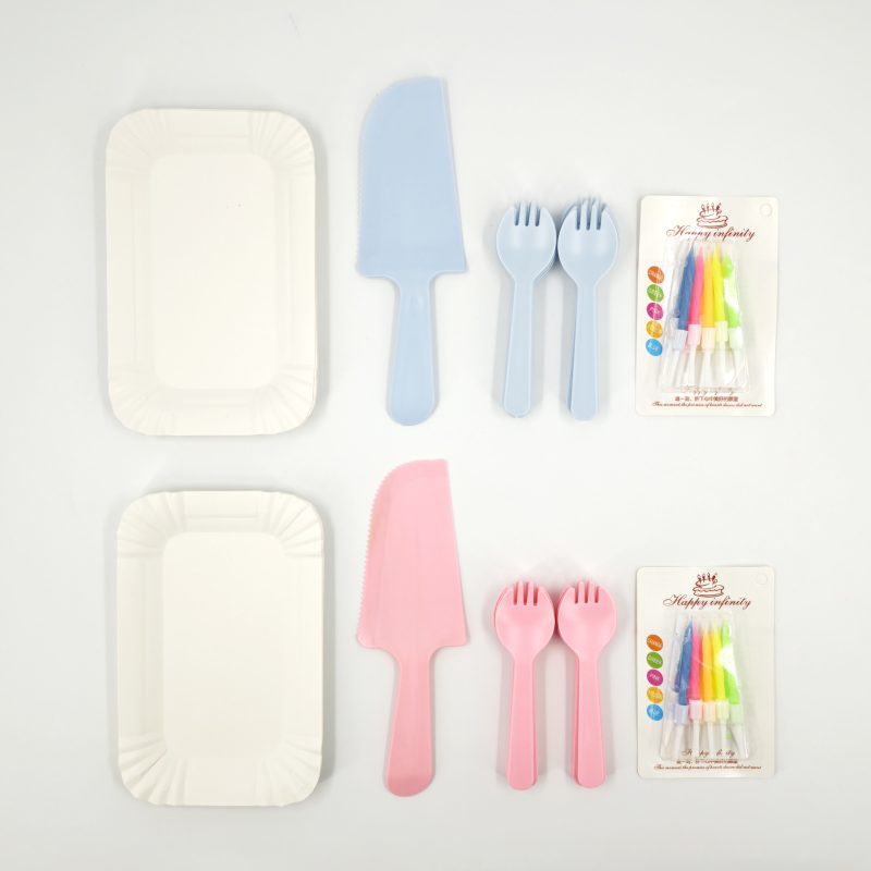 SET PLASTICO PARA TORTA X12
