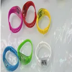 [PREZLCPU0701] Pulsera led con abrojo x12 Estándar