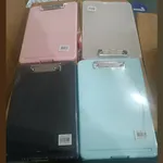 Carpeta portadocumentos con clip
